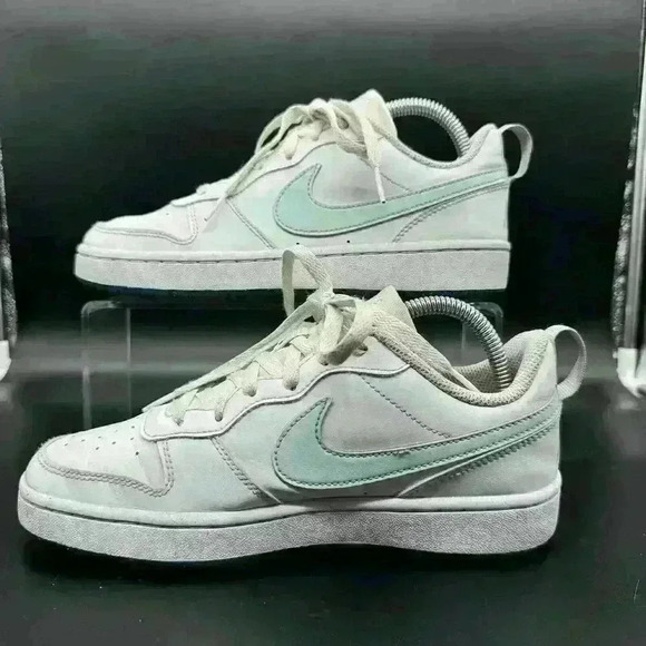 NIKE COURT BOROUGH LOW 'ICE TEAL' BIG KIDS SIZE 6Y WOMENS SIZE 7.5 - Picture 2 of 7